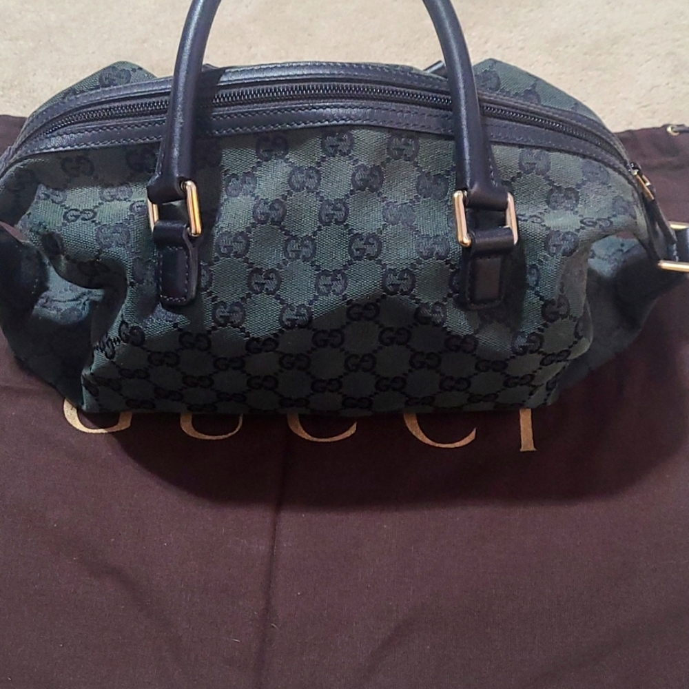 Small Gucci Hunter Green handbag